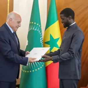 عطاف يسلم رسالة رئيس الجمهورية إلى نظيره السنغالي