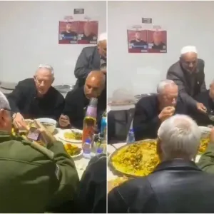 شاهد .. الوزير الإسرائيلي "غانتس" و "أفيخاي أدرعي" يشاركان عائلة فلسطينية من النقب الإفطار في رمضان