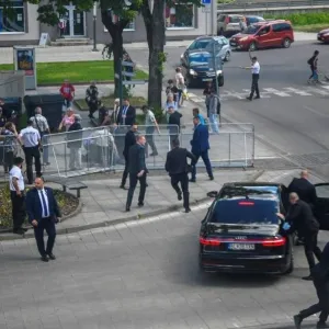 من وراء محاولة اغتيال رئيس وزراء سلوفاكيا؟
