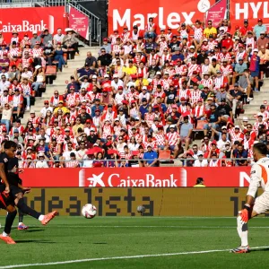 مباشر.. مباراة برشلونة ضد جيرونا (2-0) في الدوري الإسباني