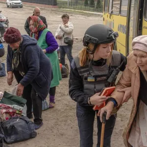 أوكرانيا تحذر من «موقف عصيب» في خاركيف
