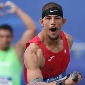ياسين القنيشي يتوج بالذهب في بطولة العالم لألعاب القوى لذوي الاعاقة