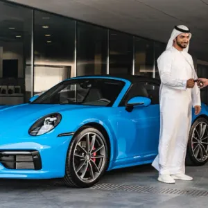خدمة تأجير سيارات بورشه في دبي: عيش تجربة القيادة الفاخرة