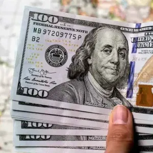 الدولار يرتفع وسط ترقب بيانات التضخم الأمريكي واجتماع الفيدرالي