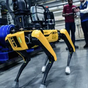 بي إم دبليو تستخدم روبوتات Boston Dynamics لحراسة مصانعها