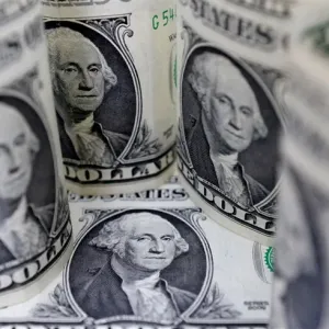 فايننشال تايمز: قوة الدولار مشكلة داخلية وخارجية لأمريكا