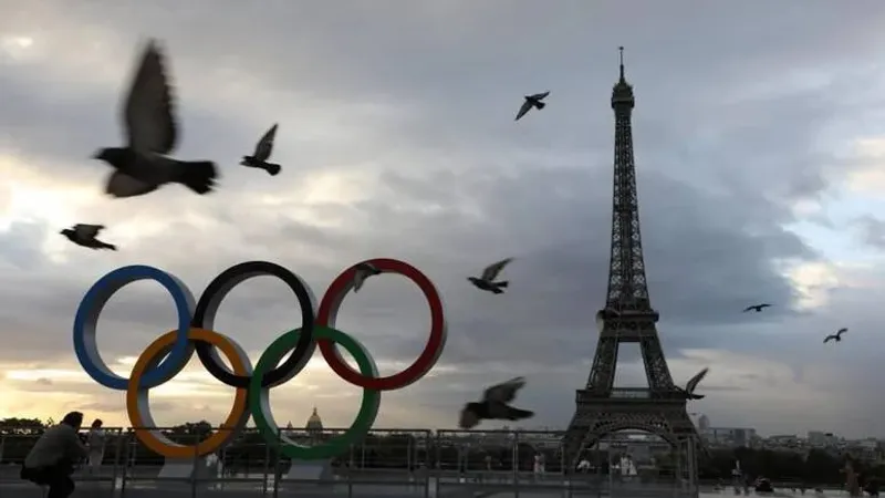 شعلة أولمبياد باريس تنطلق بحرا إلى فرنسا