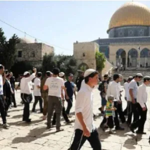 مستوطنون يقتحمون المسجد الأقصى والاحتلال يشدد إجراءاته في عيد "المساخر"