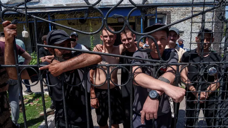 أوكرانيا تعرض على السجناء ثمنا باهظا لقاء الإفراج عنهم.. القتال ضد الجيش الروسي