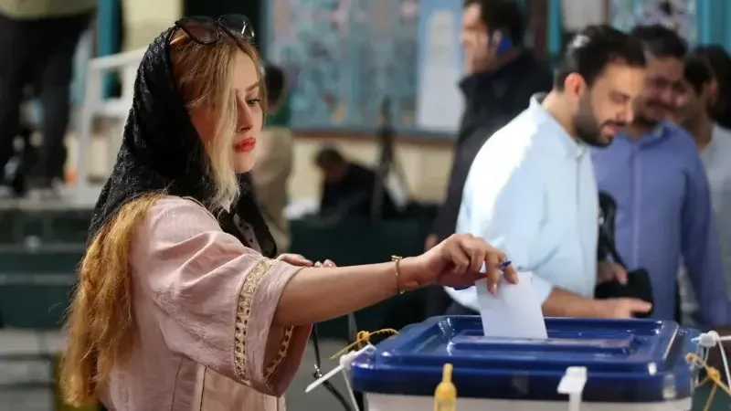 كيف يمكن قراءة انخفاض نسبة المشاركة في الجولة الأولى من الانتخابات الرئاسية الإيرانية؟
