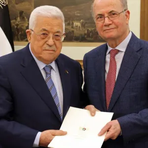 حكومة السلطة الفلسطينية تؤدي اليمين الدستورية