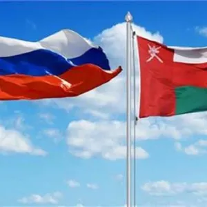 روسيا وعمان تبحثان آفاق تطوير التعاون الصناعي على هامش منتدى بطرسبورج