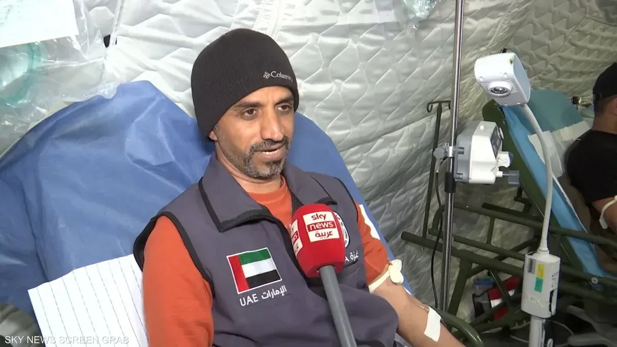 أطباء متطوعون إماراتيون ينظمون حملة للتبرع بالدم في قطاع غزة