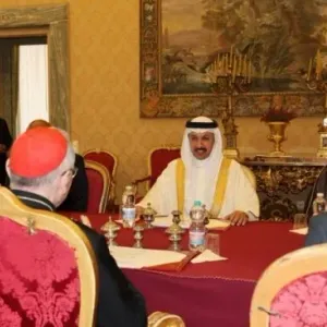 عبدالله بن أحمد: البحرين تؤسس نموذجًا حضاريًا للوسطية والتعايش