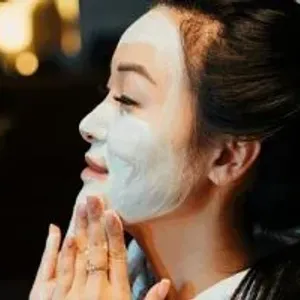 وصفات طبيعية لتنظيف الوجه ومناسبة لجميع أنواع البشرة.. خطواتها بسيطة