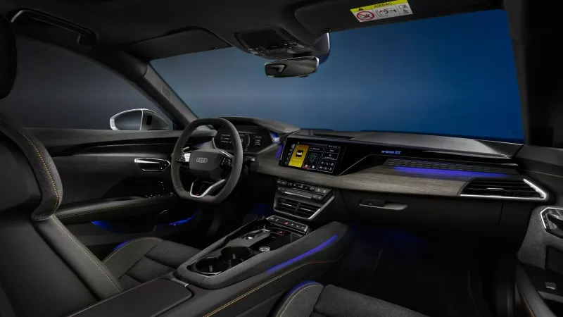 أودي RS e-tron GT Performance موديل 2025 توفر قوة هائلة وتسارع 2.5 ثانية