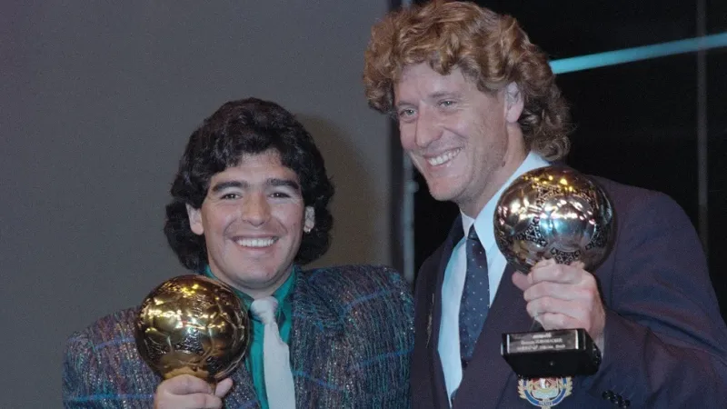 سرقت بعد مونديال 1986.. تحرك عاجل لوقف بيع "الكرة الذهبية" للأسطورة ماردونا