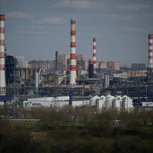كيف تشكل هجمات أوكرانيا على المصافي الروسية تهديداً لأسواق الطاقة العالمية؟