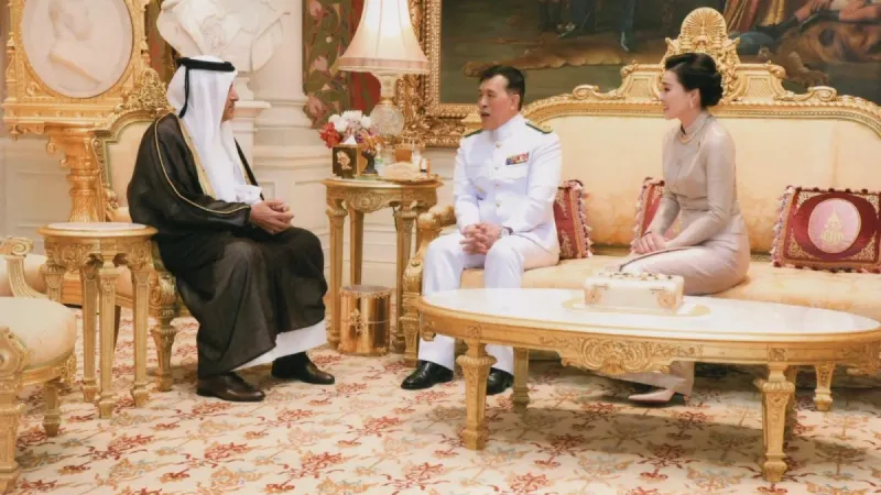 ملك تايلاند يستقبل سفير دولة قطر