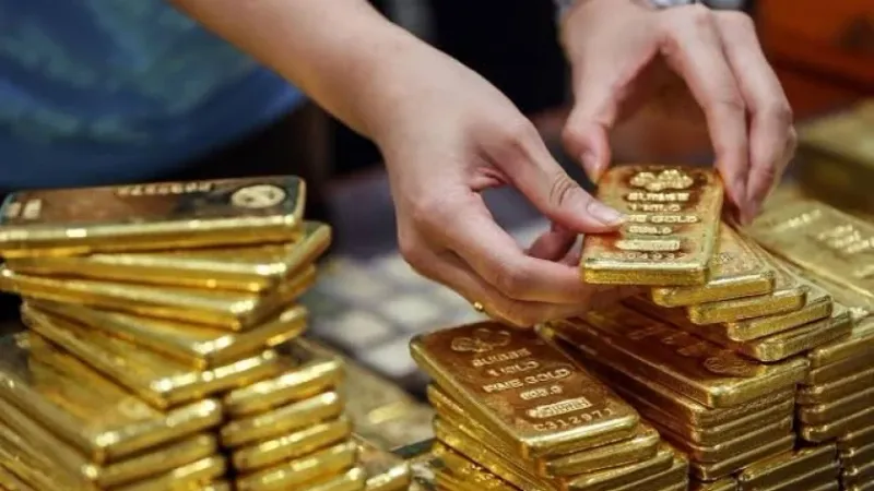 «جولد بيليون»: تراجع الدولار يدعم ارتفاع الذهب في البورصة العالمية