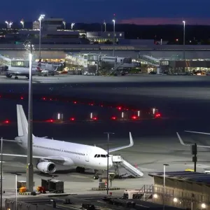 إلغاء 60 رحلة في مطار ألماني بسبب احتجاجات "الجيل الأخير"