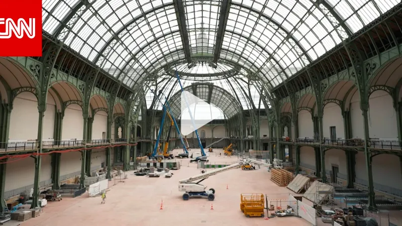 كاميرا CNN تحصل على نظرة نادرة داخل القاعات الفارغة في "القصر الكبير" بباريس والذي يتمتع بأكبر سقف زجاجي في أوروبا