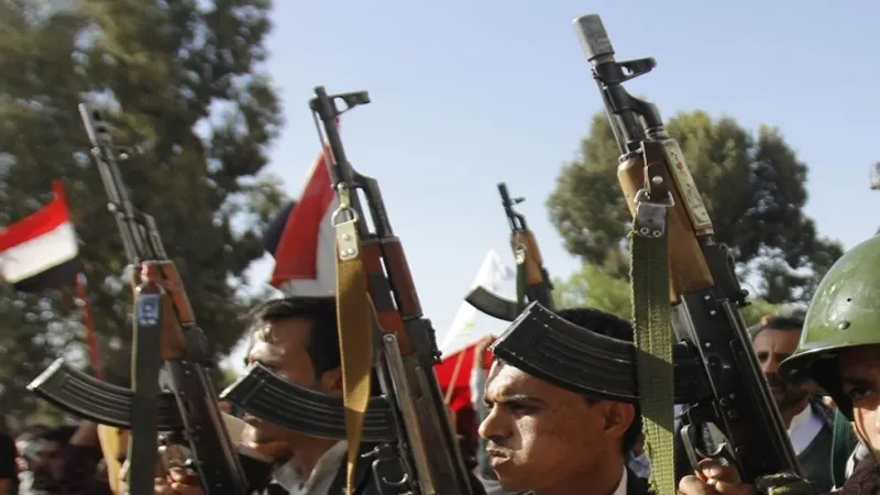 الحوثيون يعتزمون الإفراج عن 100 أسير من قوات الحكومة