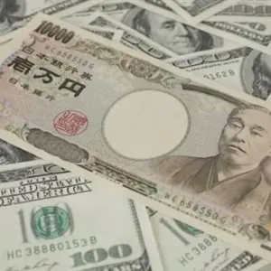 لأول مرة منذ 1990.. الدولار يتجاوز 160 ينًا يابانيا