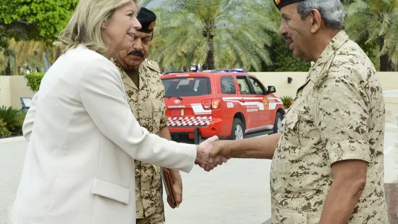 القائد العام لقوة دفاع البحرين يستقبل معالي وزيرة الدفاع في مملكة هولندا الصديقة‎