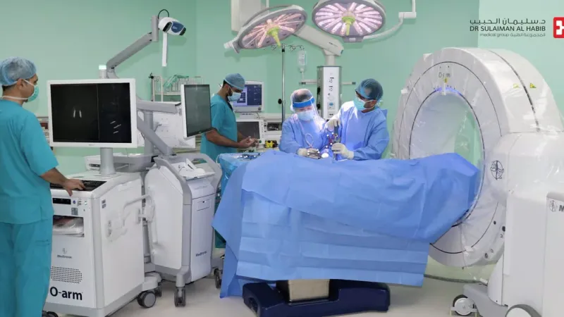 مركز جراحة المخ والأعصاب بمجمع الدكتور سليمان الحبيب بالعليا ينقذ حياة "أربعيني" من ورم دماغي