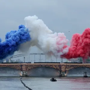 الأولمبياد تبدأ باستعراض في نهر السين ومعالم باريس التاريخية (صور)