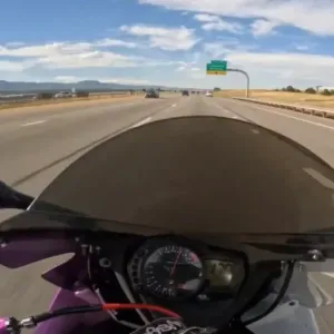 ولاية كولورادو تحاكم مواطناً بعد فيديو قيادة دراجة نارية بسرعة 277 كم/س