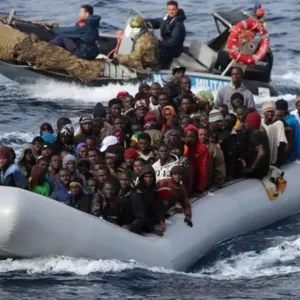 الاتحاد الأوروبي يواصل عقد اتفاقيات هجرة مثيرة للجدل