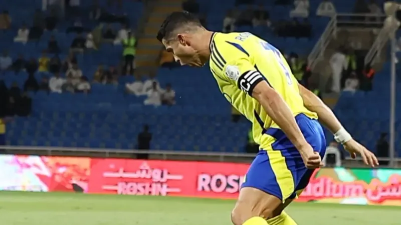 أول تعليق من كريستيانو رونالدو بعد فوز النصر على الفيحاء