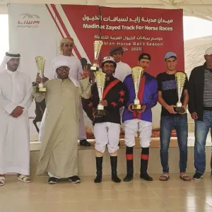 «سفير» و«غازي» يتألقان في سباق الخيول العربية بالظفرة
