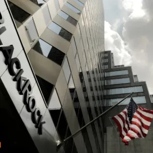 بلومبرغ : "بلاك روك" تحشد المستثمرين بأول قمة من نوعها في السعودية