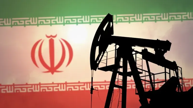 إيران تقر خطة لرفع إنتاج النفط إلى 4 ملايين برميل يوميا