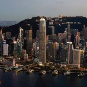 خطة صينية للاكتتابات لتعزيز مكانة هونج كونج كمركز مالي عالمي