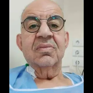تطورات الحالة الصحية للفنان محمد التاجي بعد خضوعه لعملية جراحية.. «لسة في المستشفى»
