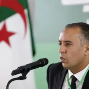 بسبب محاولة تقليد المغرب.. الكرة الجزائرية تسقط في أزمة مالية