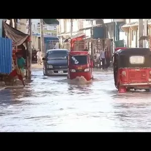 شاهد: فيضانات تجتاح بلدة بلدوين الصومالية بعد أمطار غزيرة…