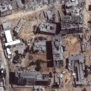 شاهد: لقطات تظهر حجم الدمارفي مستشفى الشفاء إثر الغارات الإسرائيلية