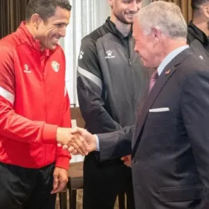 ملك الأردن يكرم عموتة بعد وصوله بـ”النشامى” إلى نهائي كأس آسيا