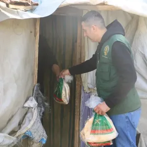 "إغاثي الملك سلمان" يوزع 175 ألف ربطة خبز للأسر اللاجئة في شمال لبنان 