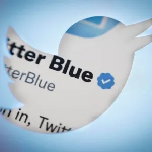 «تويتر» يتيح لمشتركي «بلو» رفع فيديوهات بمدة ساعتين وحجم 8 جيجابايت