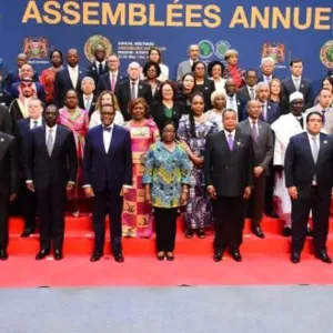 «الخريّف» يستعرض مبادرة المشاريع التنموية في أفريقيا خلال ترأسه اجتماع «الأفريقي للتنمية» للعام 2024