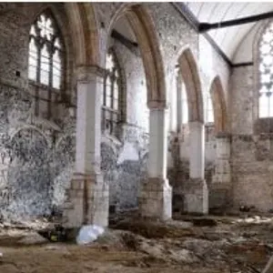 اكتشاف كنيسة عمرها 700 عام تحتوى على مقابر ومجوهرات فى فرنسا