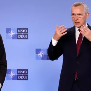 وزراء خارجية الناتو يبحثون تغييرا في نهج الدعم العسكري لكييف
