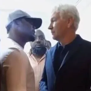 بالفيديو| «آخر مرة».. إيتو يهاجم بشراسة مدرب منتخب الكاميرون ومسؤولاً رياضياً