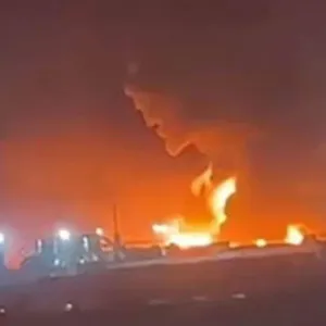 بالفيديو | حريق هائل يلتهم مصفاة نفط في أربيل
